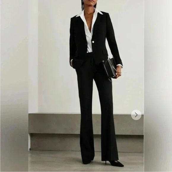 Theory Gabe One Button
Stretch Wool Blazer Style #
80001199. Black Size 12 - Picture 1 of 17